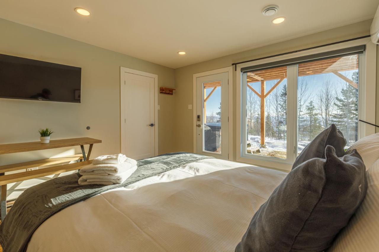 Вилла Les Sommets Charlevoix Петит-Ривьер-Сен-Франсуа Экстерьер фото